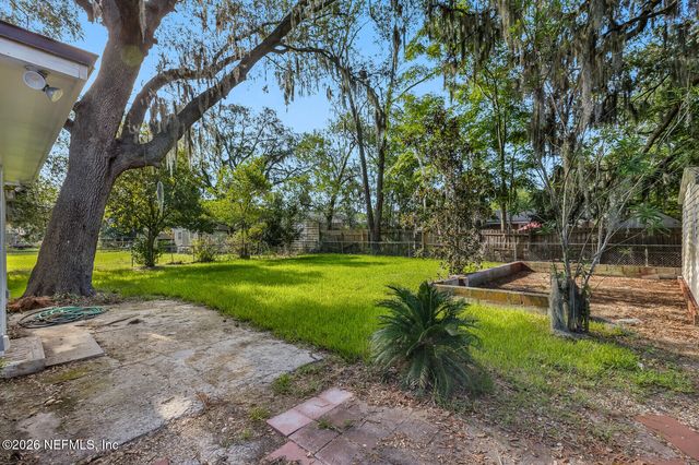 2614 LEONID Road, Jacksonville, FL 32218