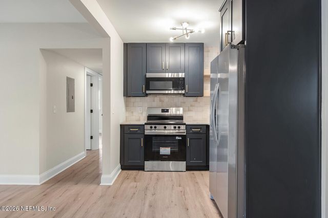 2614 LEONID Road, Jacksonville, FL 32218