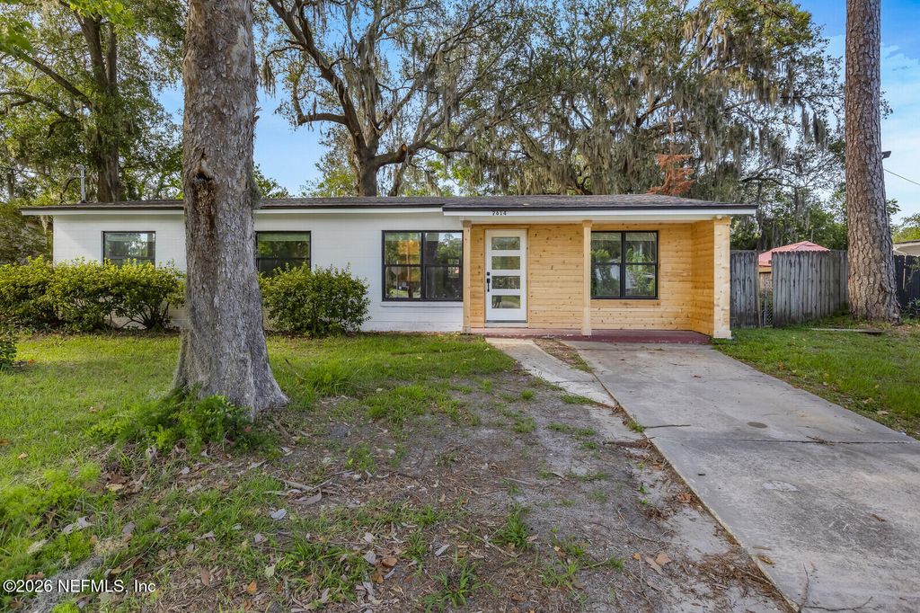 2614 LEONID Road, Jacksonville, FL 32218