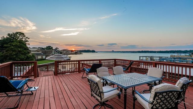 129 Capetown, Conroe, TX 77356