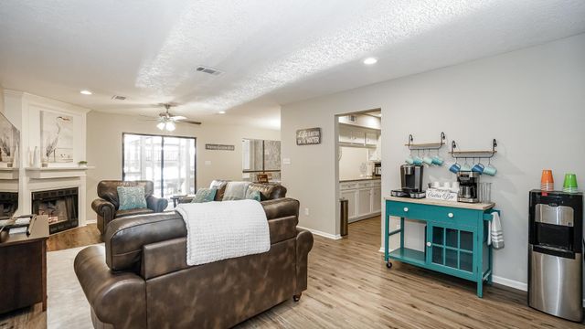 129 Capetown, Conroe, TX 77356