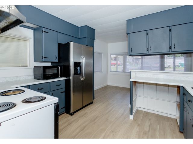 5170 GRAND Ave 38, Florence, OR 97439