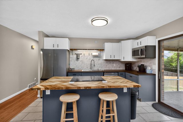 13 Lakeview Drive, Winchester, KY 40391