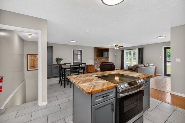 13 Lakeview Drive, Winchester, KY 40391