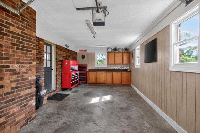 13 Lakeview Drive, Winchester, KY 40391
