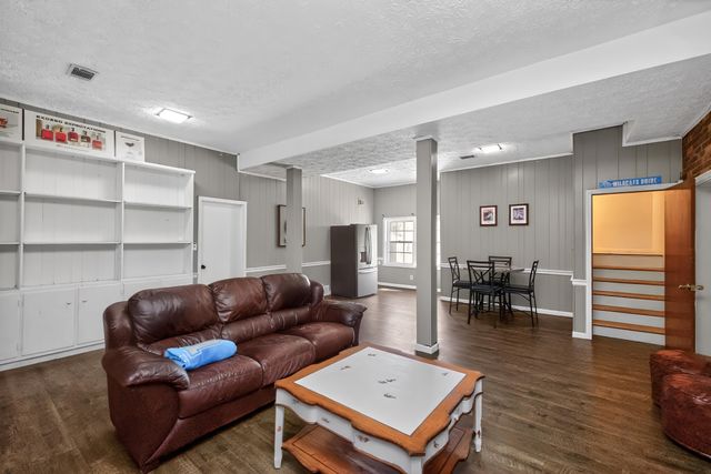 13 Lakeview Drive, Winchester, KY 40391