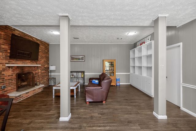 13 Lakeview Drive, Winchester, KY 40391