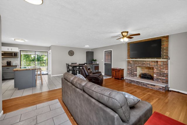 13 Lakeview Drive, Winchester, KY 40391