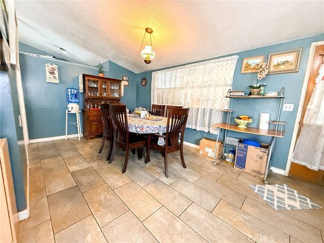 6712 La Jolla, Riverside, CA 92504