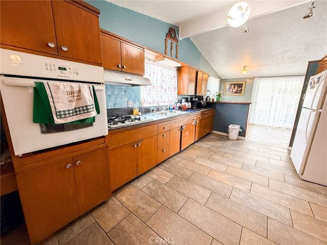 6712 La Jolla, Riverside, CA 92504