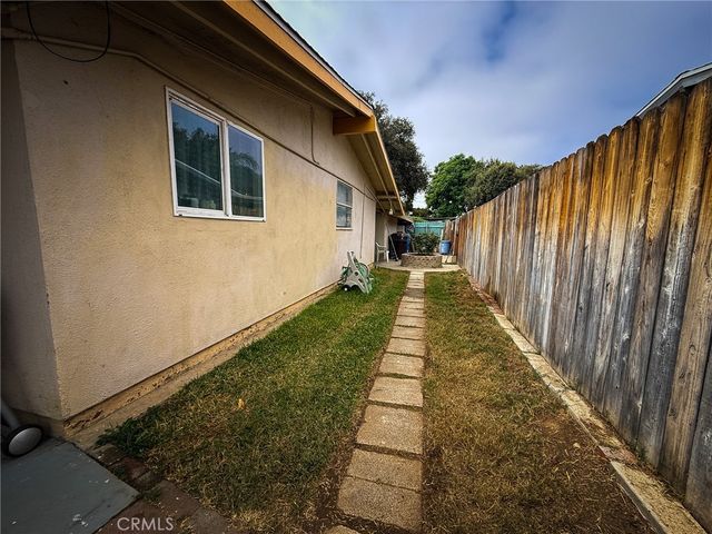 6712 La Jolla, Riverside, CA 92504