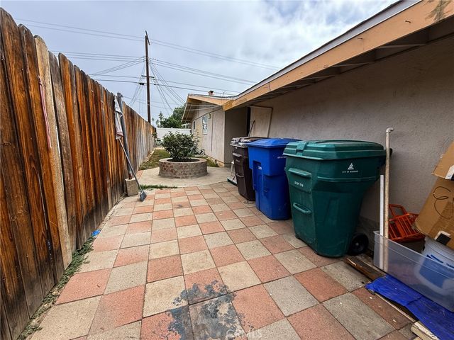 6712 La Jolla, Riverside, CA 92504