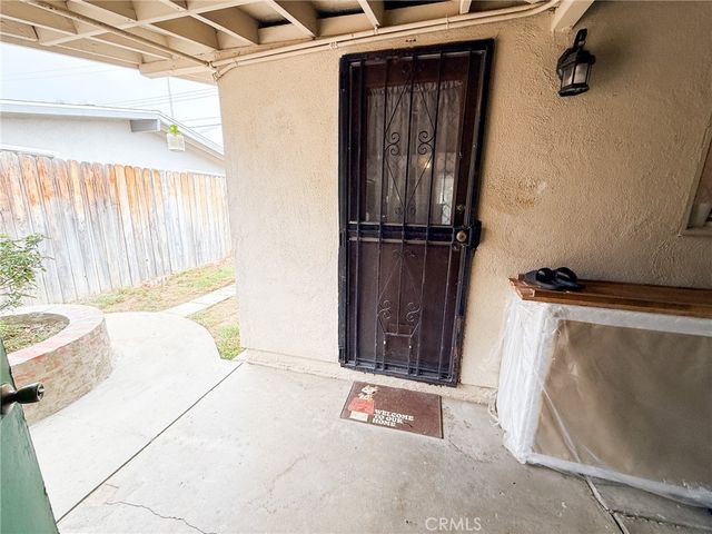 6712 La Jolla, Riverside, CA 92504