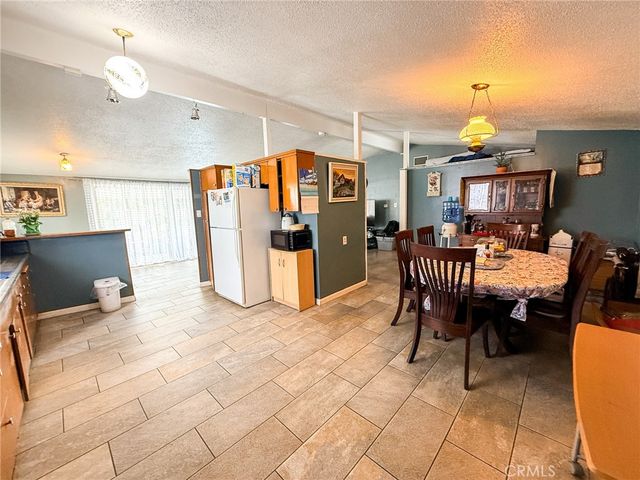 6712 La Jolla, Riverside, CA 92504