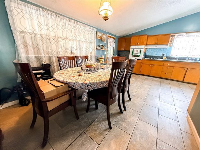 6712 La Jolla, Riverside, CA 92504