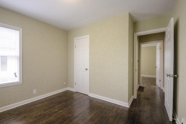 1340 S Main Street, Independence, MO 64055