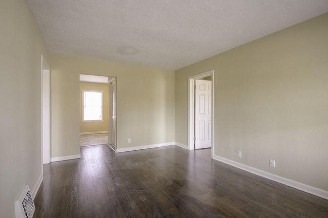 1340 S Main Street, Independence, MO 64055