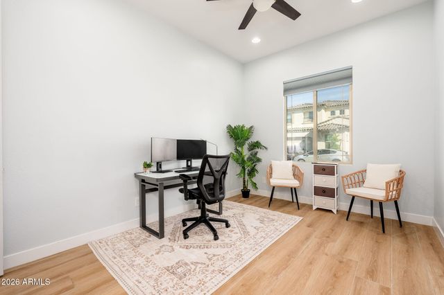 3413 E CREST Lane, Phoenix, AZ 85050