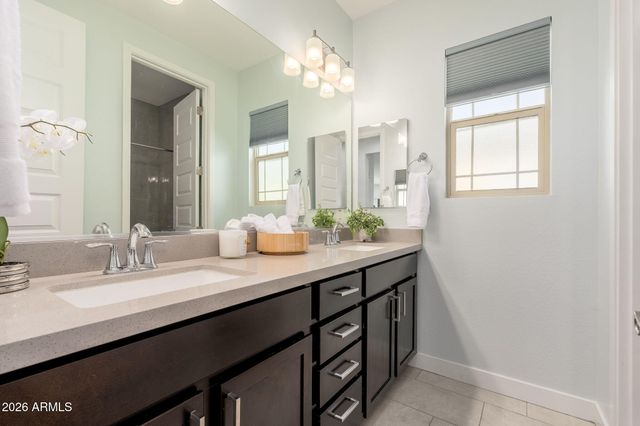 3413 E CREST Lane, Phoenix, AZ 85050