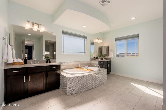 3413 E CREST Lane, Phoenix, AZ 85050