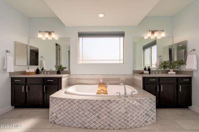 3413 E CREST Lane, Phoenix, AZ 85050