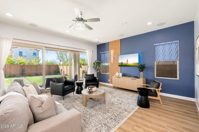 3413 E CREST Lane, Phoenix, AZ 85050