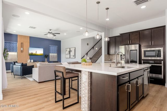 3413 E CREST Lane, Phoenix, AZ 85050