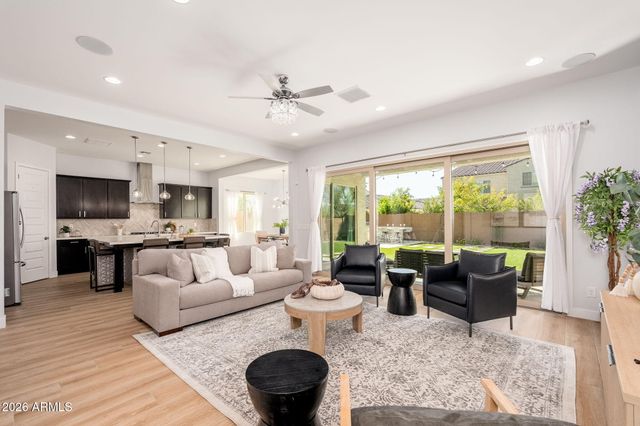 3413 E CREST Lane, Phoenix, AZ 85050