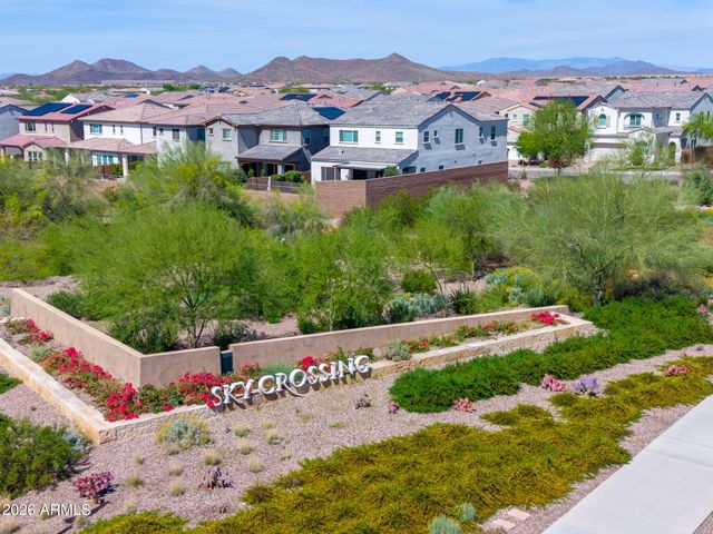 3413 E CREST Lane, Phoenix, AZ 85050