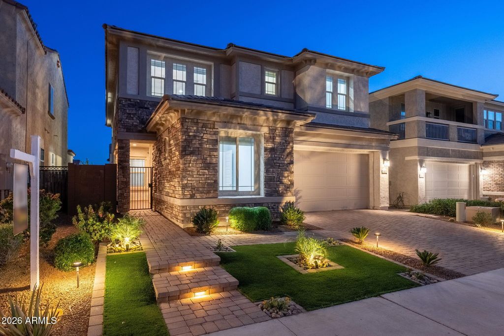 3413 E CREST Lane, Phoenix, AZ 85050