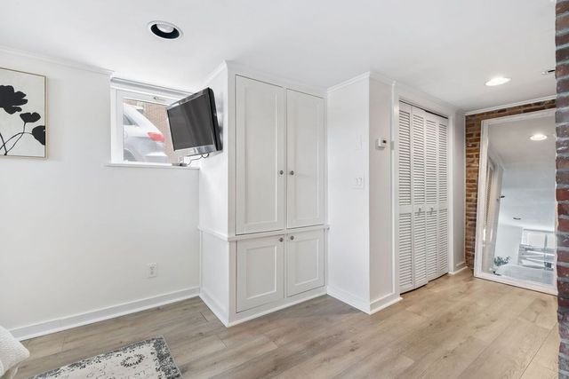 20 Lawrence St 1, Boston, MA 02129