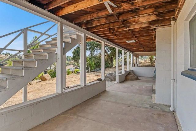 950 S Grade Road, Alpine, CA 91901