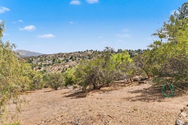 950 S Grade Road, Alpine, CA 91901