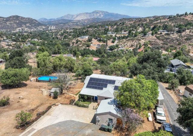 950 S Grade Road, Alpine, CA 91901
