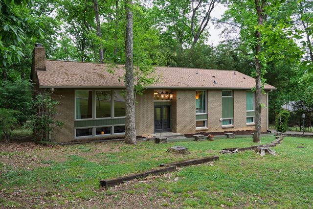 123 Trail East Drive, Hendersonville, TN 37075