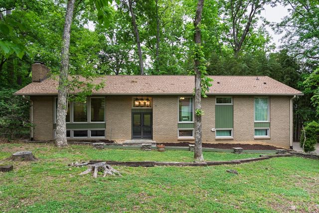 123 Trail East Drive, Hendersonville, TN 37075