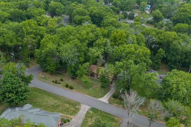 123 Trail East Drive, Hendersonville, TN 37075