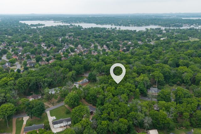 123 Trail East Drive, Hendersonville, TN 37075