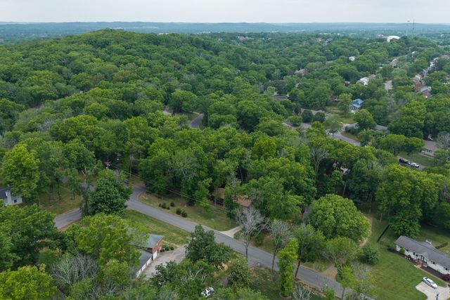 123 Trail East Drive, Hendersonville, TN 37075