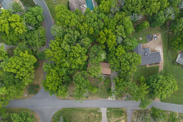 123 Trail East Drive, Hendersonville, TN 37075