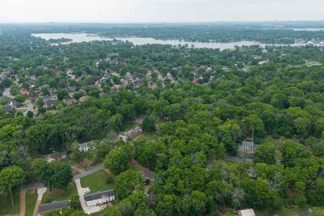 123 Trail East Drive, Hendersonville, TN 37075