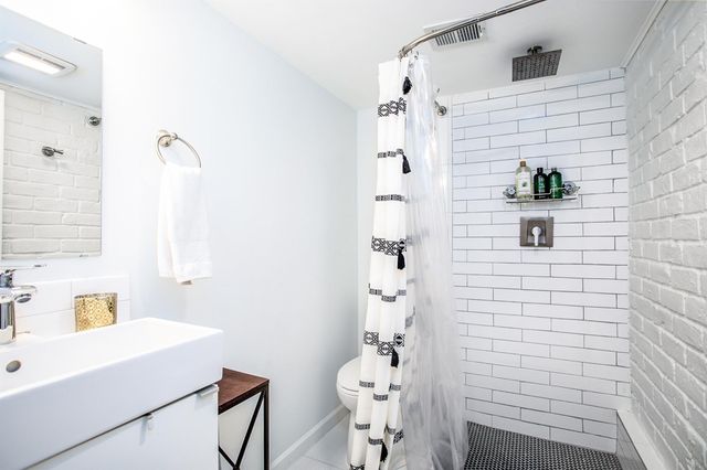 1942 Indiana Street, Houston, TX 77019