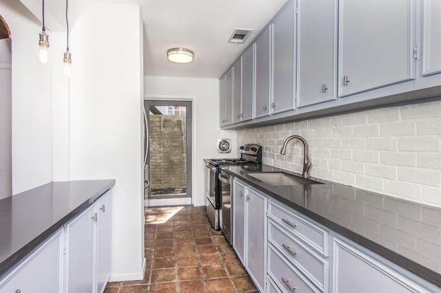 1942 Indiana Street, Houston, TX 77019