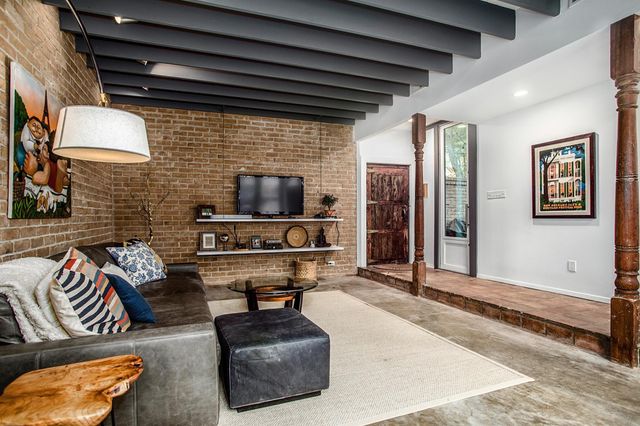 1942 Indiana Street, Houston, TX 77019