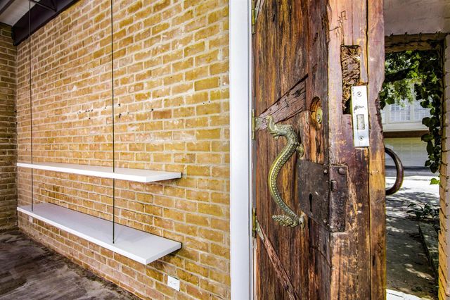 1942 Indiana Street, Houston, TX 77019