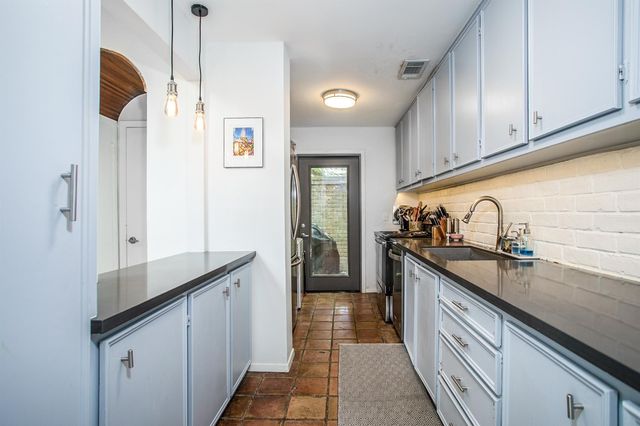 1942 Indiana Street, Houston, TX 77019