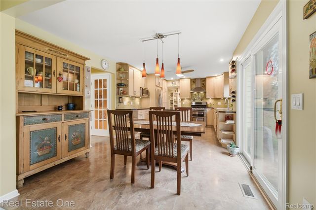 8135 Kimble Drive, Hamburg Township, MI 48169