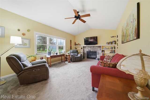 8135 Kimble Drive, Hamburg Township, MI 48169