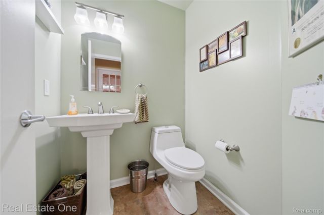 8135 Kimble Drive, Hamburg Township, MI 48169