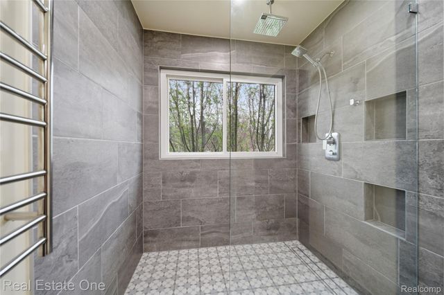 8135 Kimble Drive, Hamburg Township, MI 48169